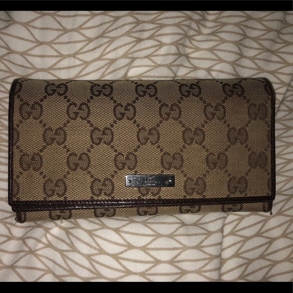 Authentic Gucci wallet